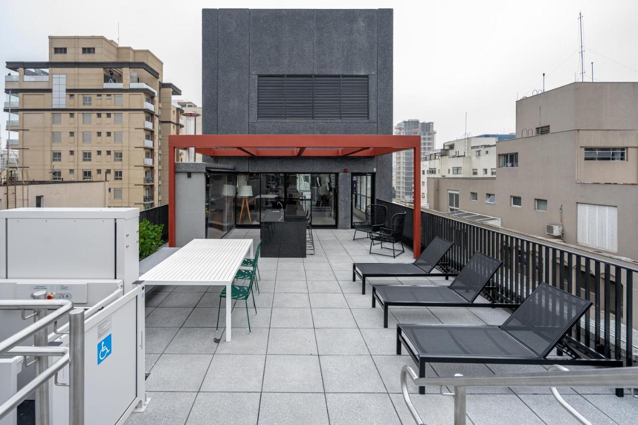 Casai Moema Studio lindo c/ piscina e academia *