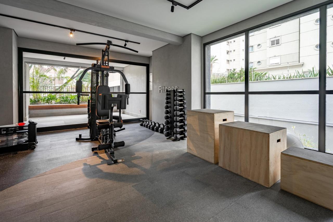 Casai Moema Studio lindo c/ piscina e academia *